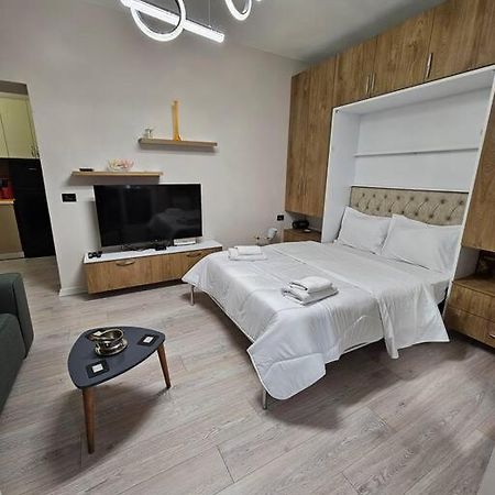 Apartament Studio Near Us Embassy With Balcony Tirana Zewnętrze zdjęcie