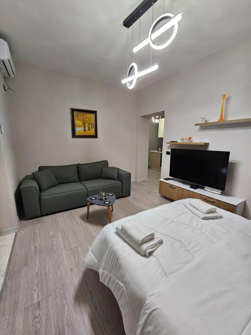 Apartament Studio Near Us Embassy With Balcony Tirana Zewnętrze zdjęcie